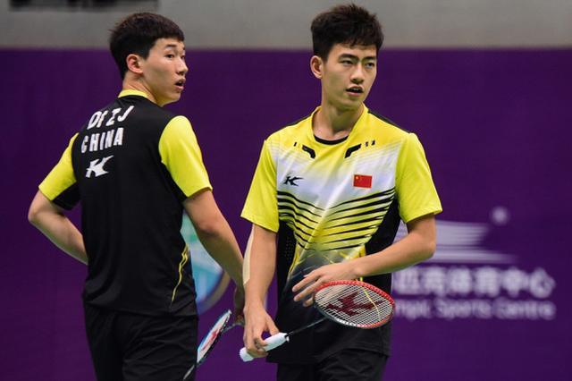 他就已经展 他就已经展